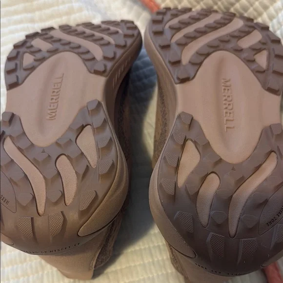 Merrell Women's Rose Athletic Shoes. New never worn! - Picture 3 of 4